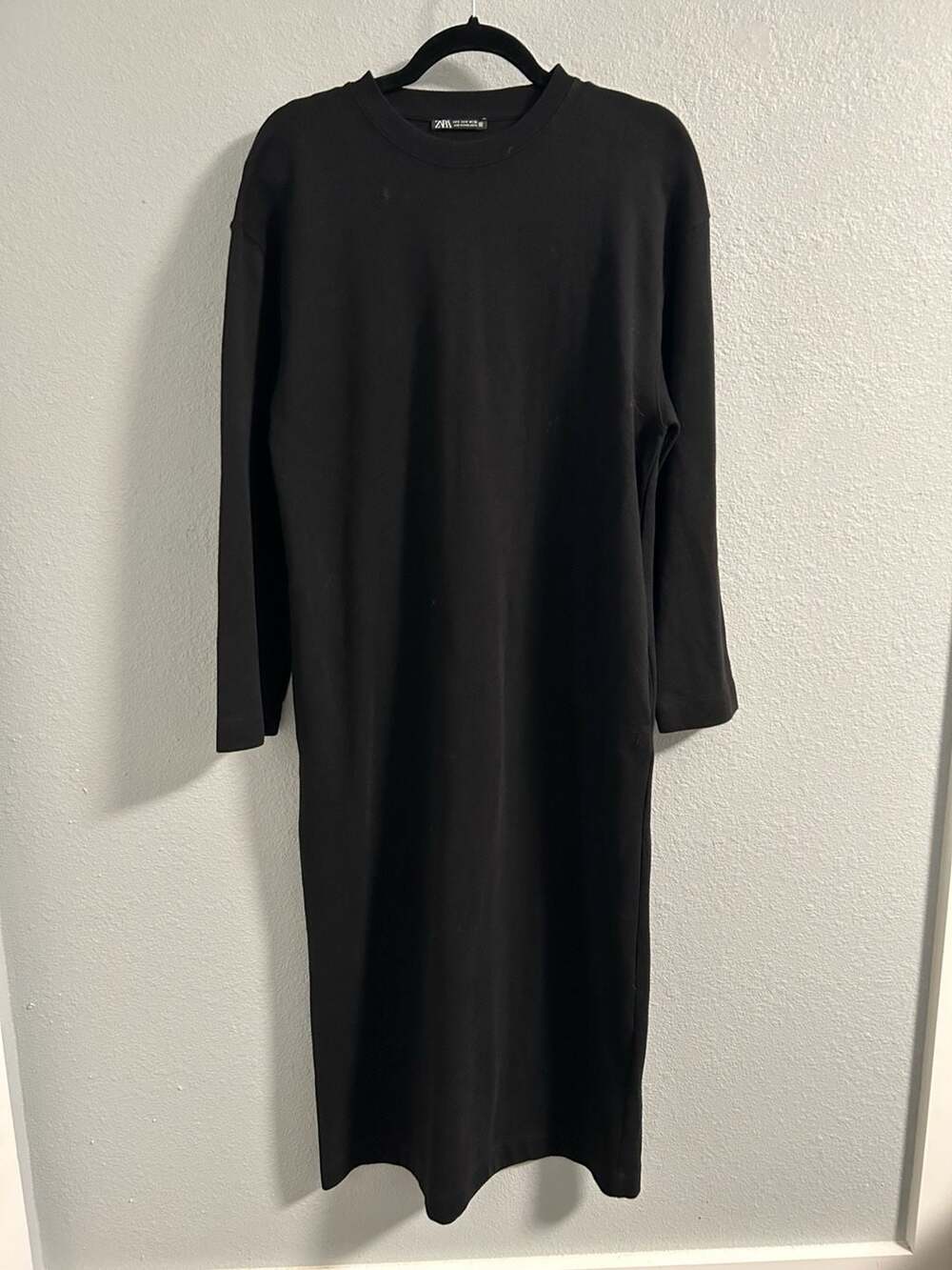 Zara Black Crew Neck Long Sleeve Midi Dress